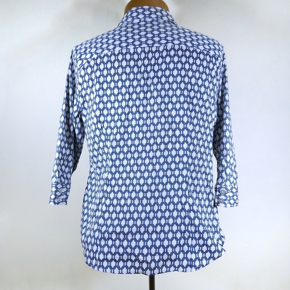 212 Collection - Blue White Patterned Button Top - image 4